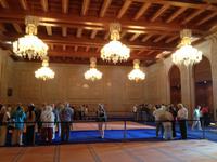 099 Frauengebetshalle in der Sultan Qaboos Moschee in Muscat (Oman) &ndash; &copy; Patrick Fritzsche (Eberhardt TRAVEL)