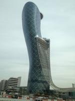 166 Schiefer Turm in Abu Dhabi (V.A.E.) &ndash; &copy; Patrick Fritzsche (Eberhardt TRAVEL)
