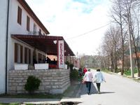 Mittagsimbiss in Njegusi