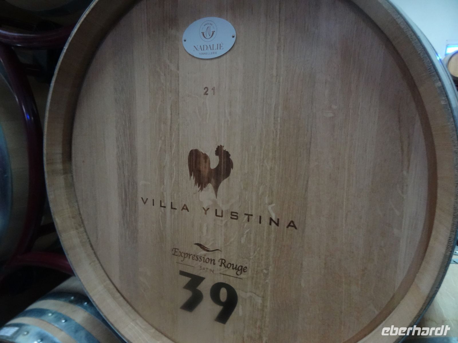 Das Symbol der Weinkellerei - der Hahn