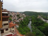 Blick auf Veliko Tarnovo und den Fluss Jantra