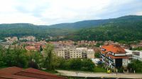 Blick vom Hotelrestaurant in Tryavna. Rundreise Rumänien und Bulgarien.  &ndash; &copy; Martina Wegener (Eberhardt TRAVEL)