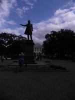 Auf dem Platz der Künste in St. Petersburg