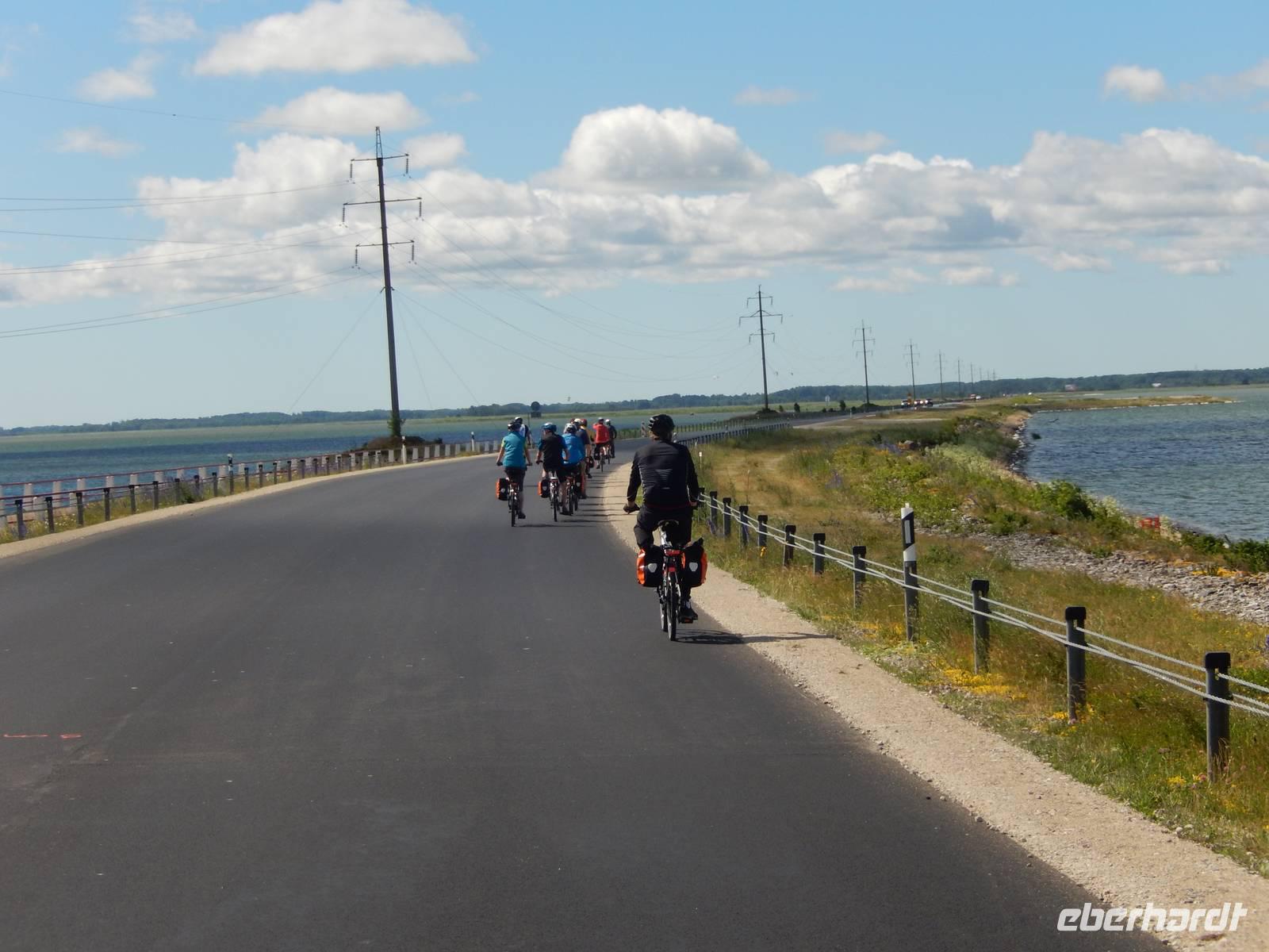 Ostseedamm von Insel Muhu zur Insel Saaremaa