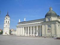Glockenturm und Kathedrale 