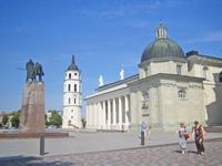 Blick vom Park zum Kathedralenplatz 
