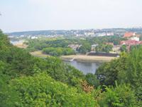 Am Horizont fließt der Fluss Neris in die Memel 