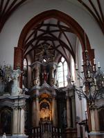 Gotische Kirche von Innen mit Jesus Statue