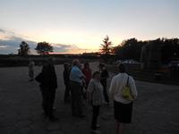 Die Gruppe vor dem Sonnenuntergang