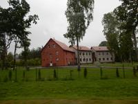 Häuser am Straßenrand auf dem Weg nach Klaipéda