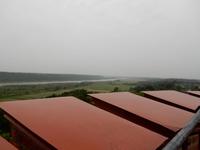 Ausblick vom Turm auf regnerische Landschaft mit Memel (Fluss)