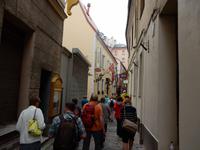 die Gruppe in einer der kleinen Gassen