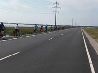Radtour über den Damm auf die Insel Saaremaa
