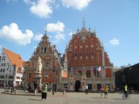 Riga: Schwarzhäupterhaus mit Roland