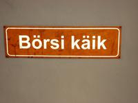 Tallinn: Stadtrundgang: Strassenschild in der Altstadt