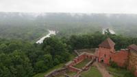 Besichtigung der Burg von Turaida mit Blick auf den Fluss Gauja im gleichnamigen Nationalpark