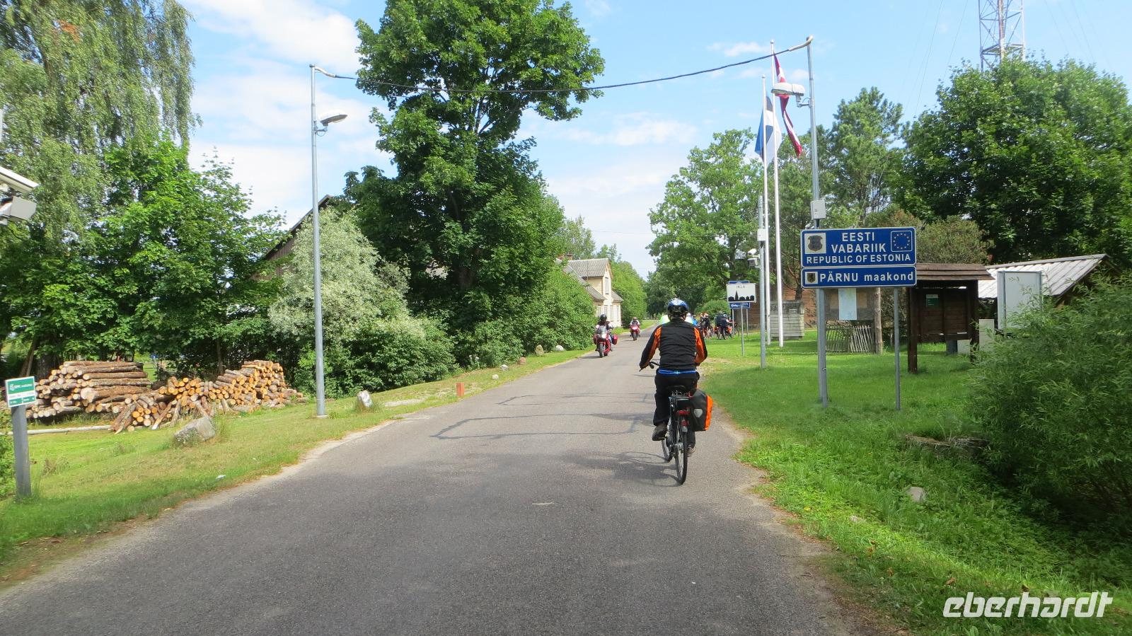 ...und über die lettisch-estnische Grenze