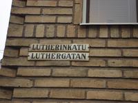 Helsinki: Lutherstrasse, finnisch und schwedisch