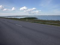 Dammüberfahrt von der Insel Muhu auf die Insel Saaremaa