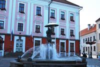 Tartu - Rathausplatz - Brunnen Küssende Studenten