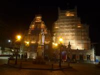 Schwarzhäupter Häuser Riga mit Roland-Denkmal