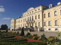 Schloss Rundale mit schönem Garten