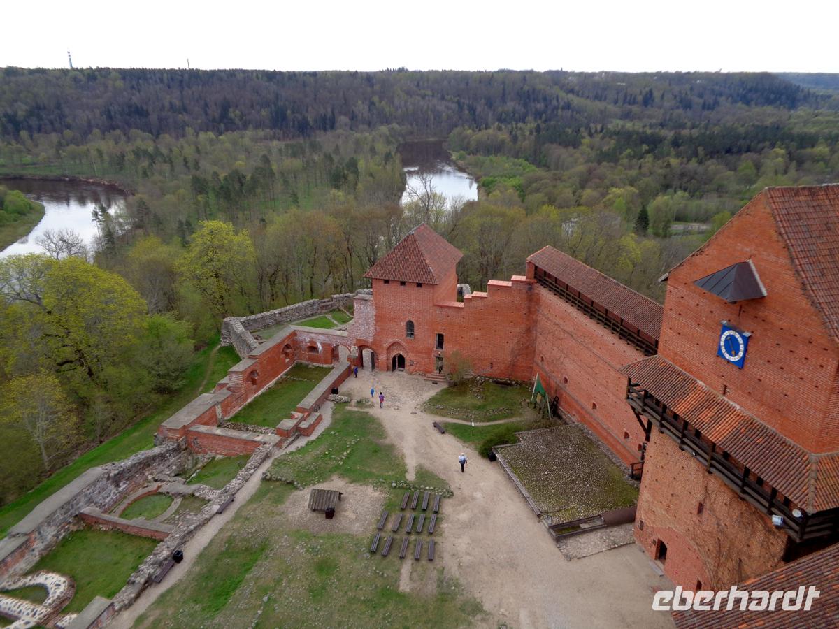 Blick von der Burg Turaida ins Tal der Gauja