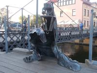 DSCN0819 Skulptur an Drehbrücke