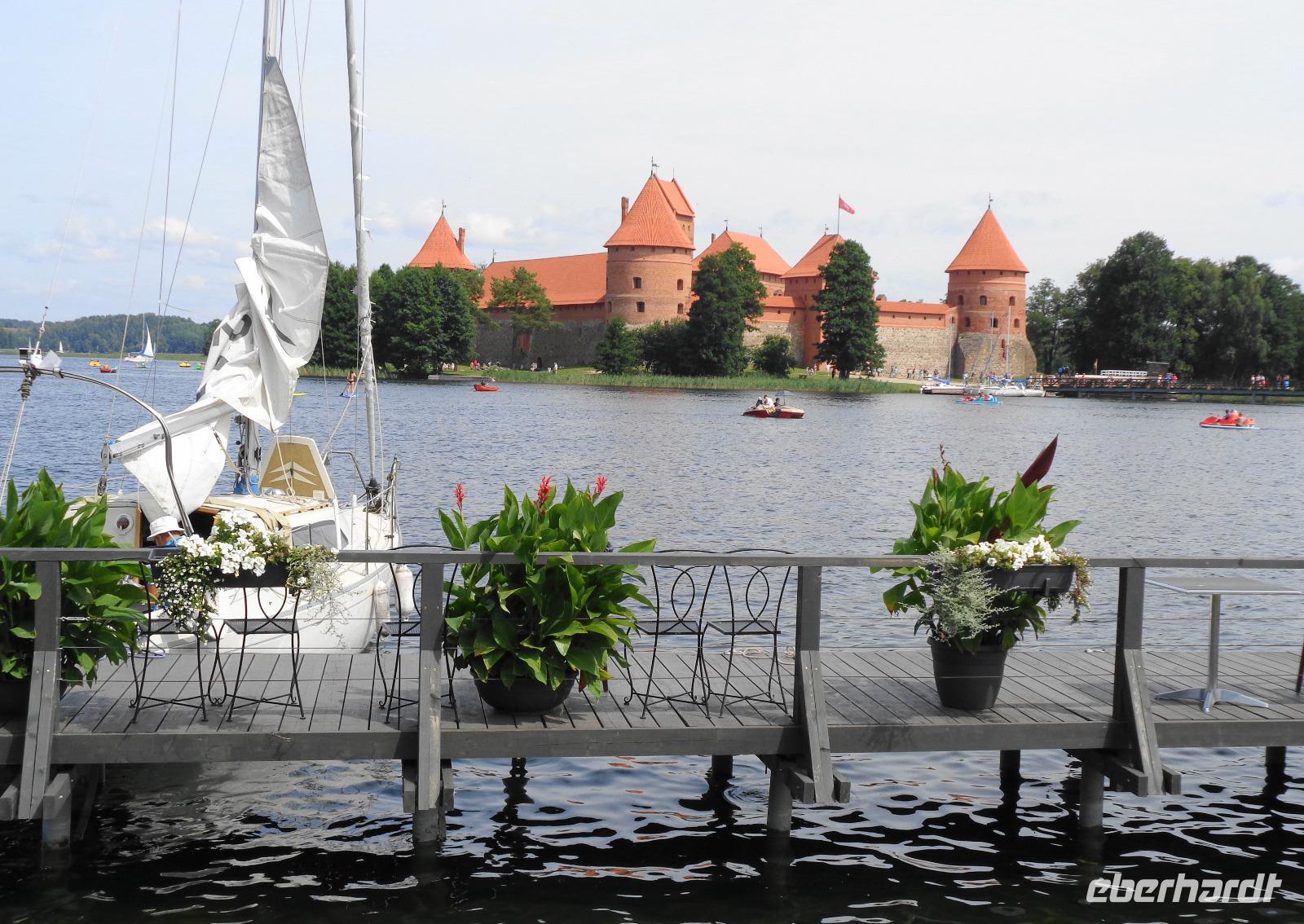Litauen - Trakai - Die Burg von der Promenade gesehen