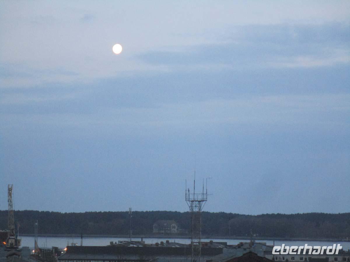 Vollmond über dem Kurischen Haff