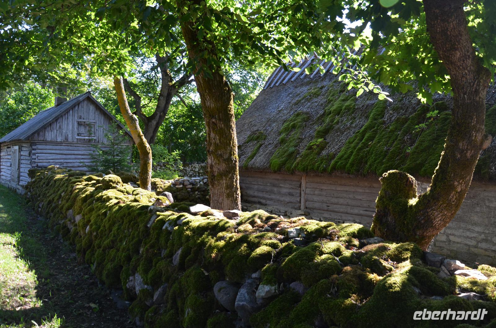 altertümliches Dorf in Koguva auf der Insel Muhu