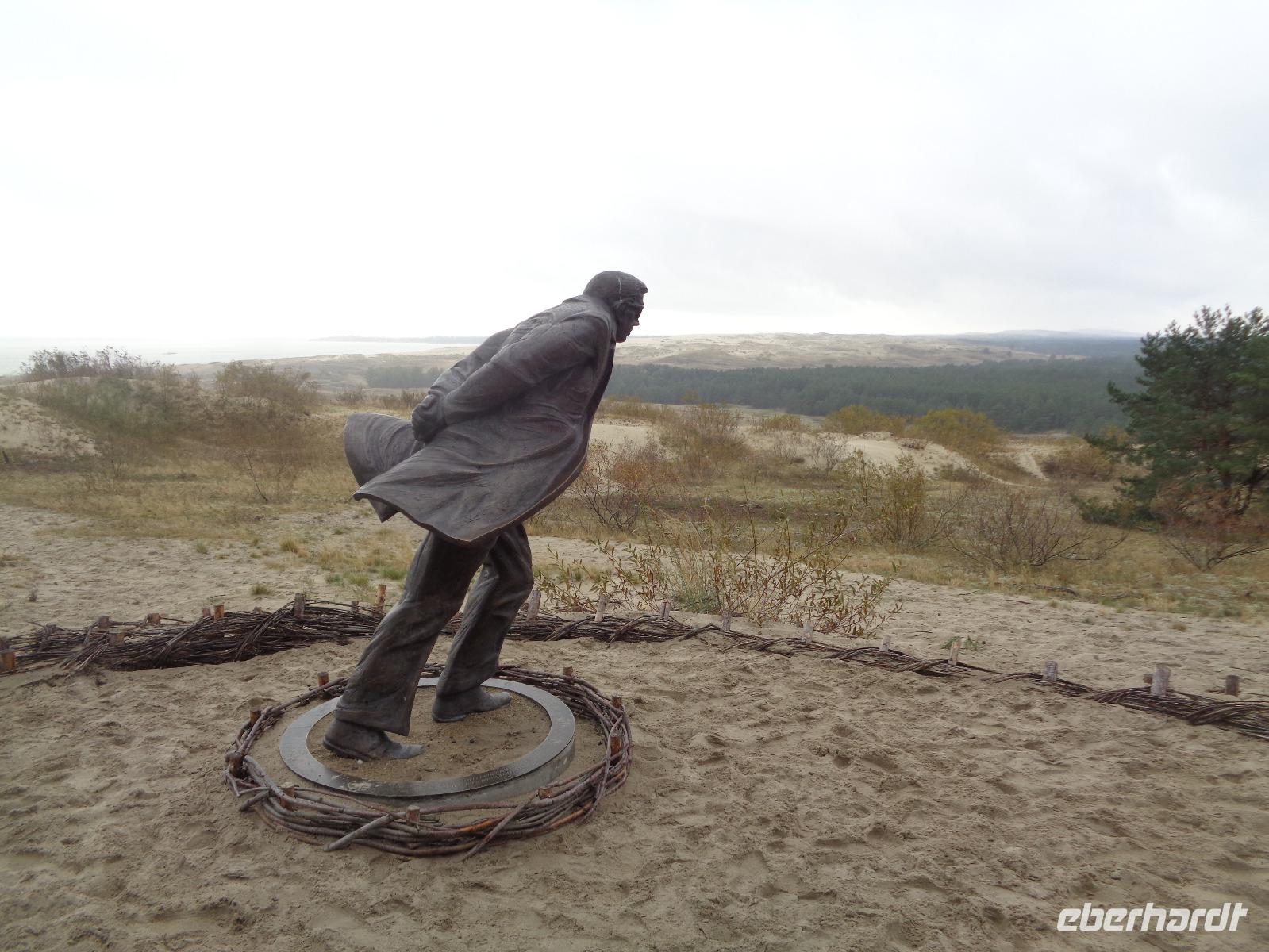 Kurische Nehrung, Denkmal von Jean Paul Sartre
