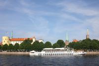 Schiffsfahrt auf der Daugava