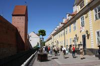 Das längste Gebäude Rigas am Pulverturm