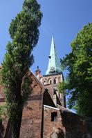 Jakobskirche in Riga mit Glocke außen