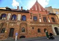 Reiseleiterin Romualda in der Pilies Straße in Vilnius