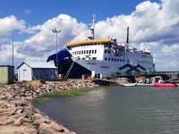 Mit der Fähre fahren wir auf die Insel Saaremaa