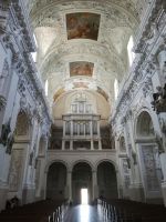 Vilnius - Kirche des Heiligen Apostel Peter und Paul- die Ansicht zu Orgel