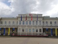 Litauen Vilnius - Prasidentenplast kurz nach dem NATO Gipfel