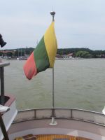 Litauische Flagge auf dem Boot - Fahrt an der Ostsee.JPG