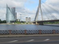 Riga - Vansu Brücke und Gebäude der SedBank. 