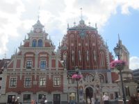Riga - das Schwarzhäupterhaus und Schwabenhaus am Rathausplatz