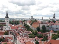 Der Ausblick von der Turm an die Kirchen von Tallinn