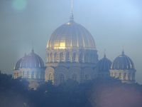 Riga: russisch-orthodoxe Kirche im Morgennebel