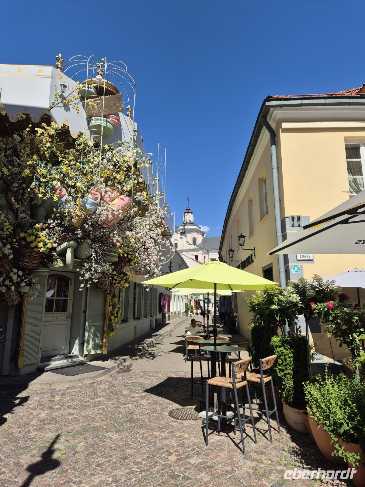 Tag 2 - Vilnius - Eindrücke - überladene Eingänge 2