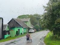Varnja, Dorf der Altgläubigen im Regen