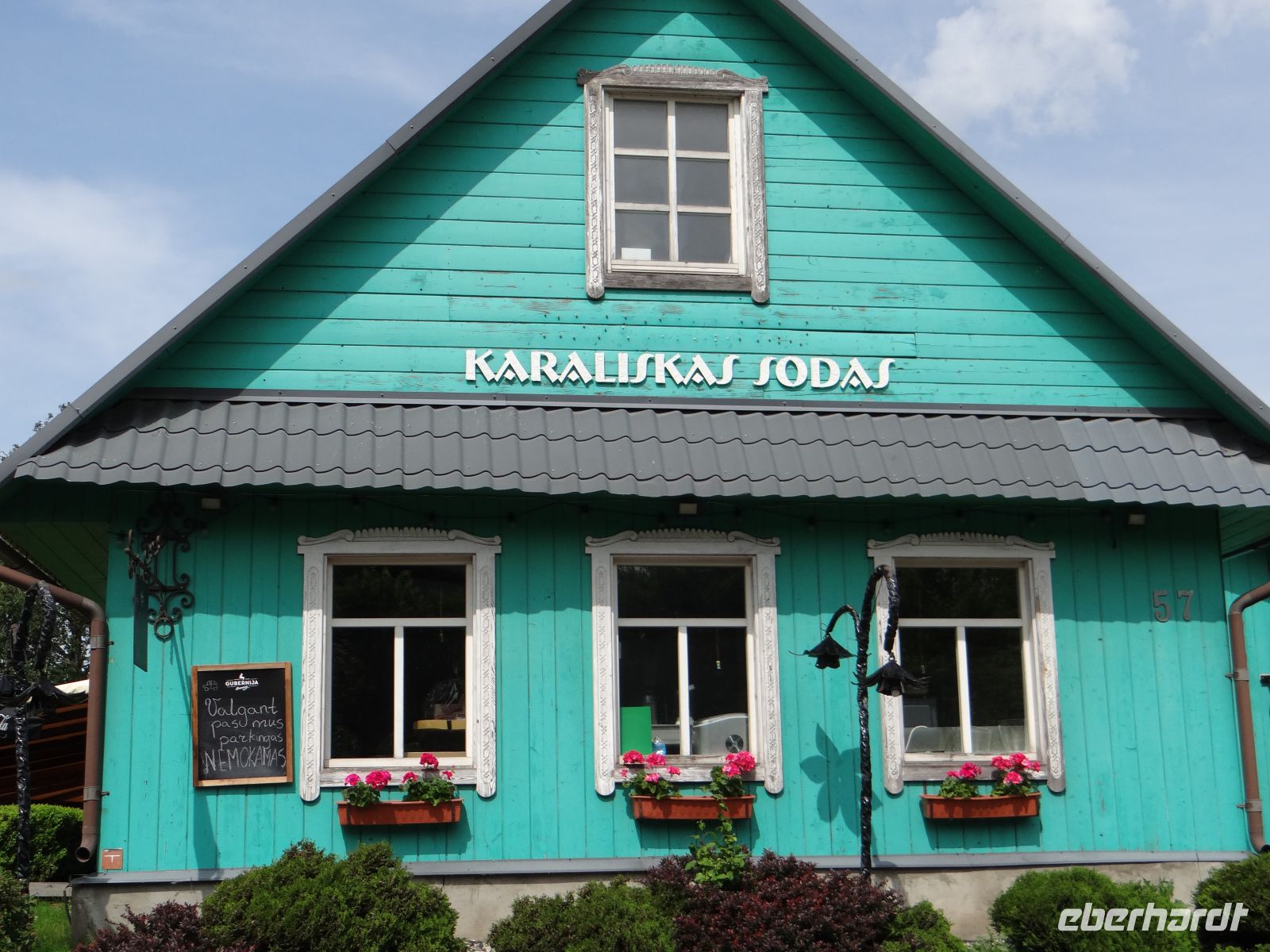 Trakai, zahlreiche Holzhäuser säumen die Straßen 