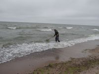 Bernsteinkunde, Igoris, der Bernsteinfischer bei der Arbeit.