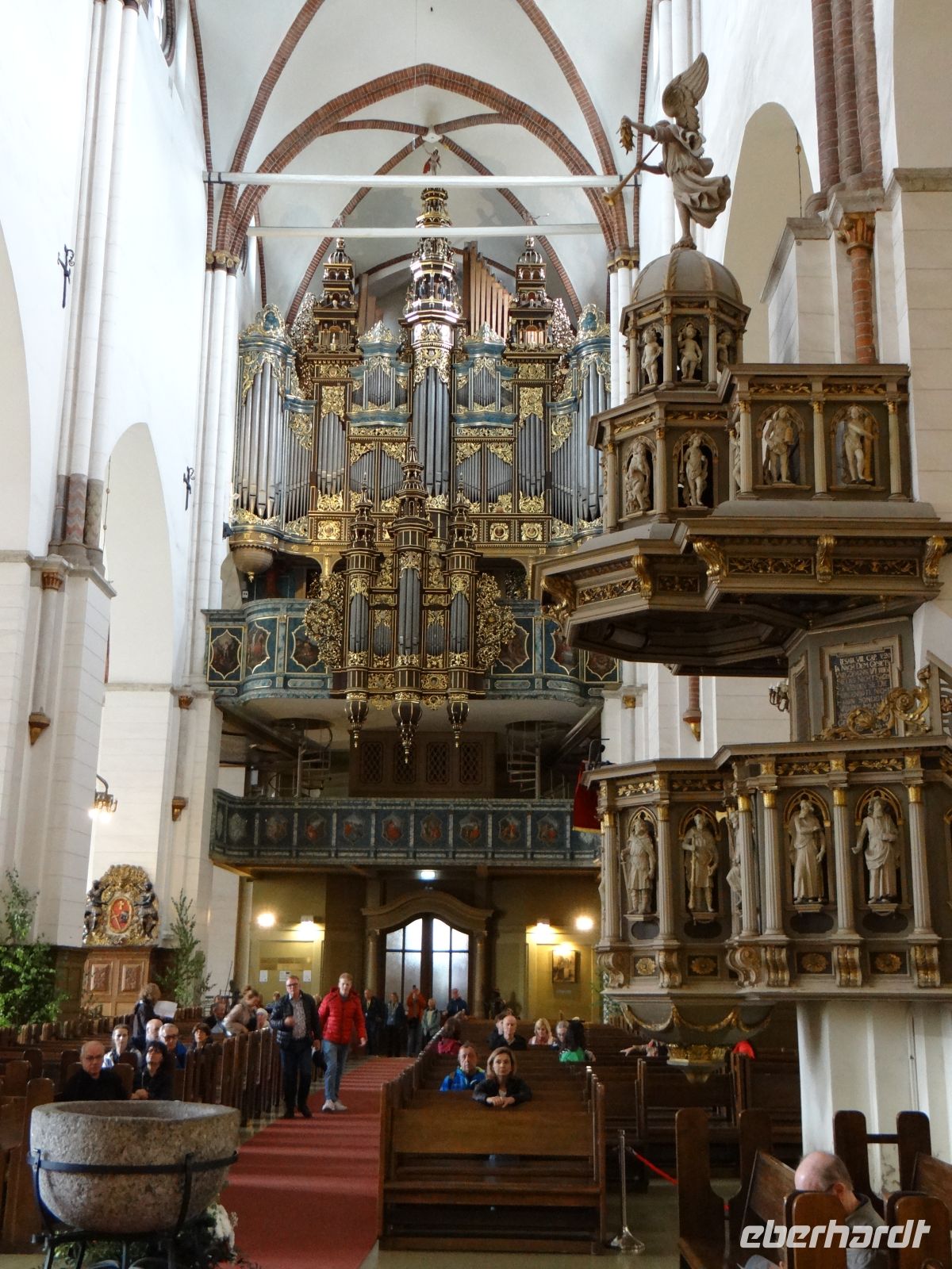 Riga, Dom. Die Orgel war 1884 die größte. Prächtig auch heute noch.