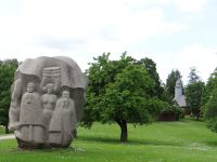 Turaida, im Musemsreservat symbolisieren Skulpturen baltische Volkslieder.